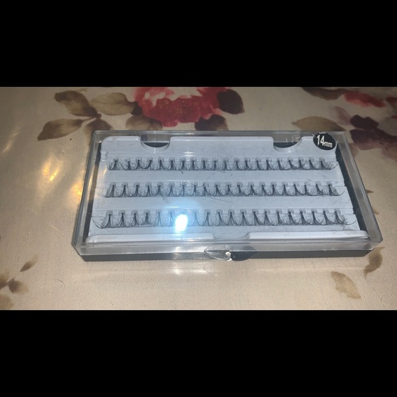 Individual eyelashes 14MM natural and beautiful! - Picture 3 of 3